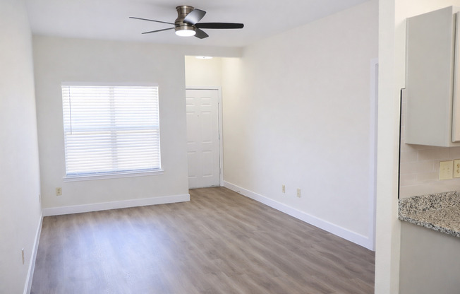 1 bed, 1 bath, 638 sqft, $1,100, Unit 4 - 412