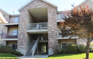 Top Level Westbury Condo for Rent!