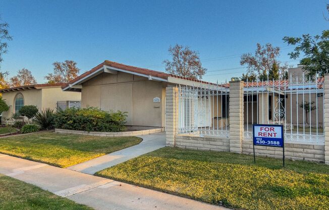 Rossmoor - 4 Bed House - Beautiful Kitchen & Bathrooms - Large Home!!!!!