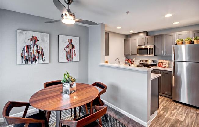 Puyallup Apartments- Deer Creek Apartments- dining area