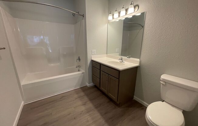 3 beds, 2 baths, 1,153 sqft, $1,549, Unit 1140-302