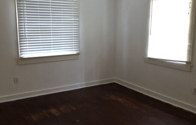 2 beds, 1 bath, $1,250