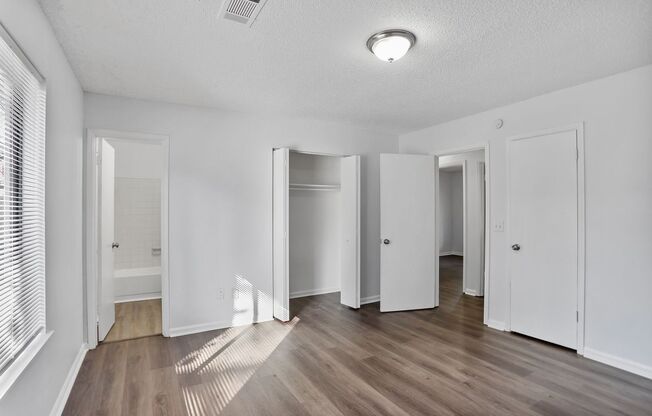 3 beds, 2 baths, $1,675, Unit # TERRACE