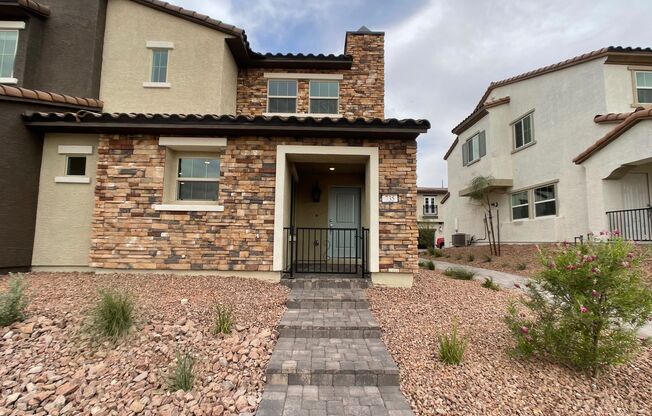 3 BED 2.5 BATH 2 CAR GARAGE TOWNHOUSE WITH LOFT, COMMUNITY POOL & PARK!