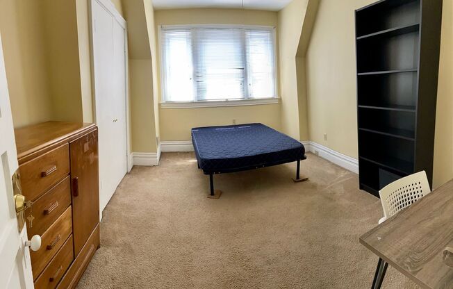1 bed, 2 baths, $740, Unit 4-Front