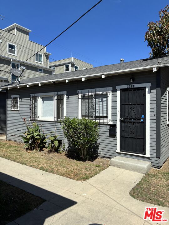 1187 W 37 DR