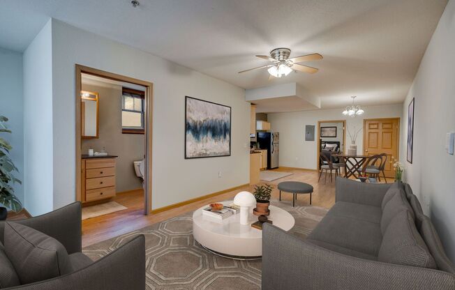 1 bed, 1 bath, 750 sqft, $1,050, Unit B2