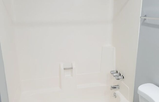 2 beds, 1 bath, 695 sqft, $1,250, Unit 505 E4