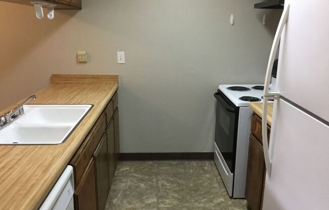 563 W. Alamos Avenue Clovis