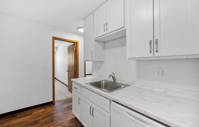 2 beds, 1 bath, 920 sqft, $1,425, Unit 1531-203