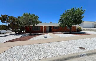 West El Paso 5bed/3bath + office and Mountain VIews!