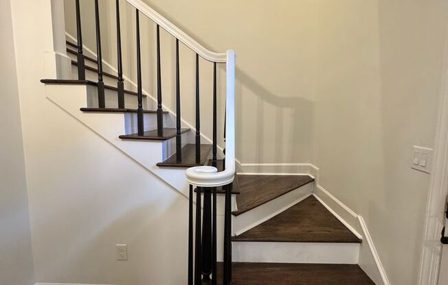 Nice Brick 2/2.5 Townhome in Atlanta- $2,750