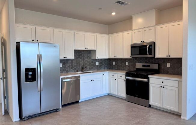 Brand-New Juniper Hills Townhome with 4 Bedrooms, Loft & Dual Balconies