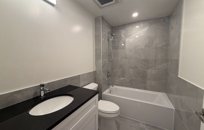 2 beds, 2 baths, 908 sqft, $3,500, Unit 952-211