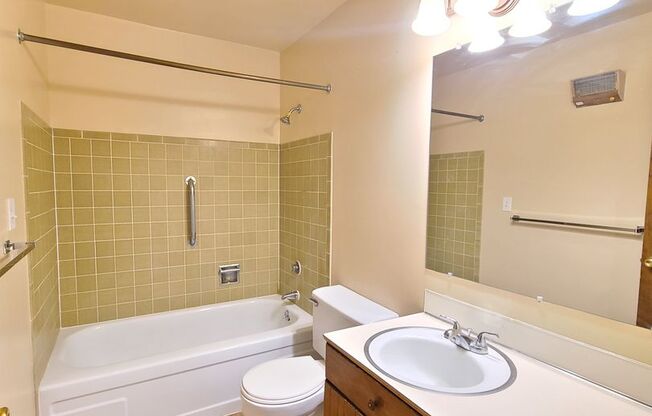 1 bed, 1 bath, 560 sqft, $1,050, Unit 207