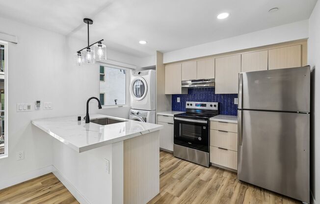 Studio, 1 bath, 430 sqft, $2,264, Unit 2332 - 203