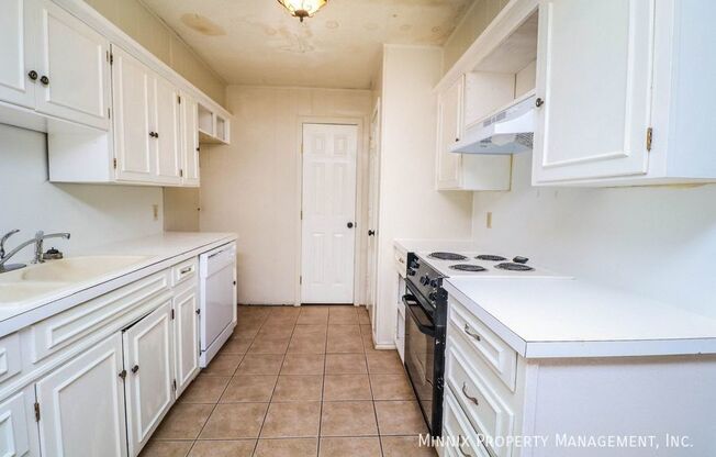 2 beds, 1 bath, 1,268 sqft, $800