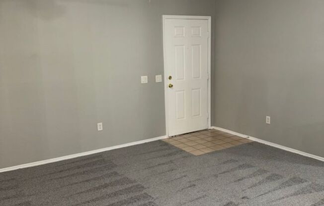 2 beds, 2 baths, $1,400, Unit Unit 2127, Bldg 32