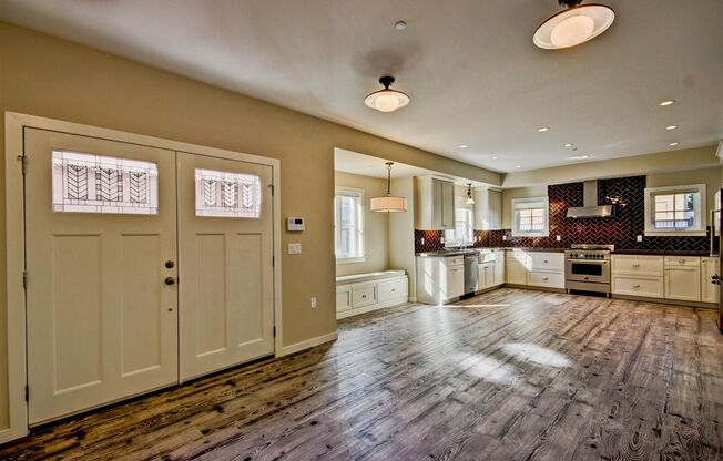 959 South Ash Avenue