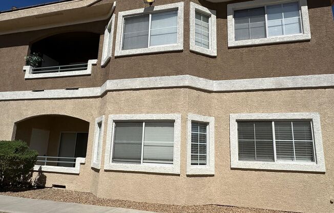 Beautifully updated condo in South Valley Ranch