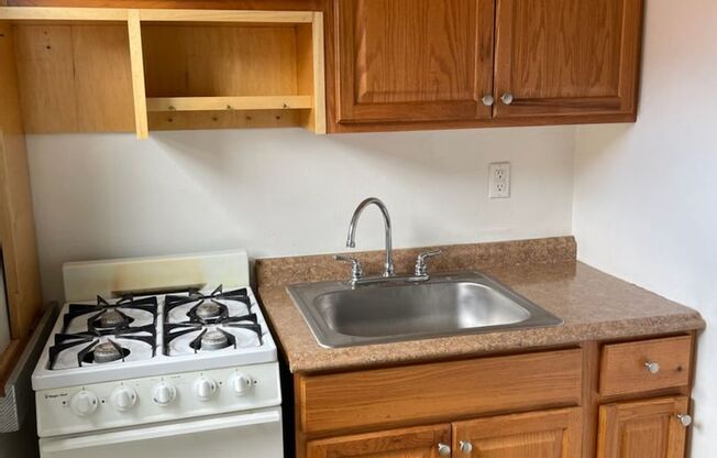 Studio, 1 bath, 487 sqft, $1,300, Unit Fifth 304