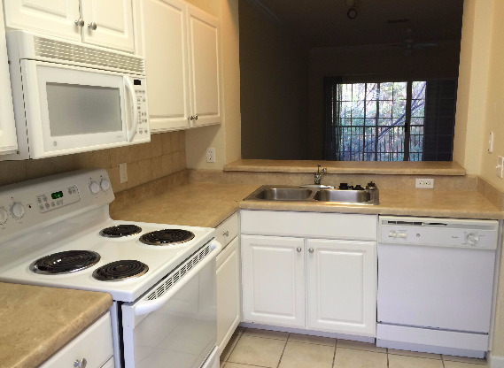 2/2.5 Town Home in Magnolia Place - Available mid-August!