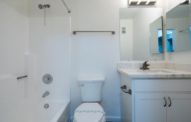 2 beds, 2 baths, 965 sqft, $2,595, Unit 117