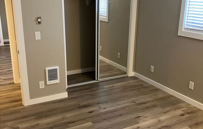 2 beds, 1 bath, 727 sqft, $1,695, Unit 23