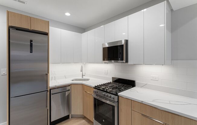 3 beds, 1 bath, 524 sqft, $2,300, Unit 1556-3K