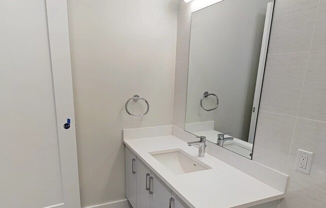1 bed, 1 bath, $3,500, Unit 411