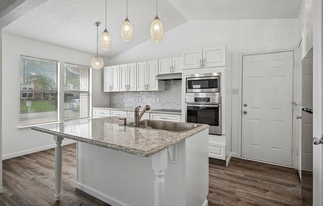 3 beds, 1 bath, $2,200