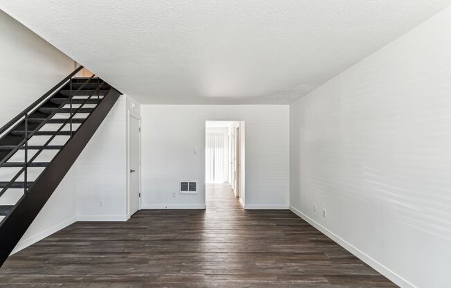 2 beds, 1.5 baths, 1,065 sqft, $1,799, Unit 30