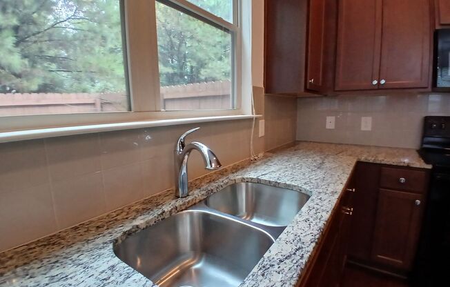 3 beds, 2.5 baths, $2,195