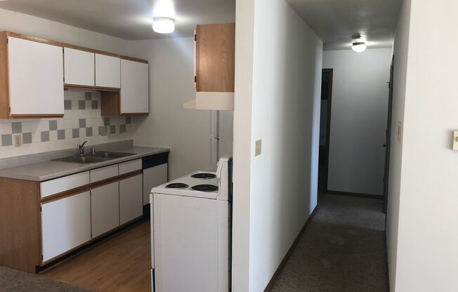 2 beds, 1 bath, 950 sqft, $1,140, Unit 9026/209