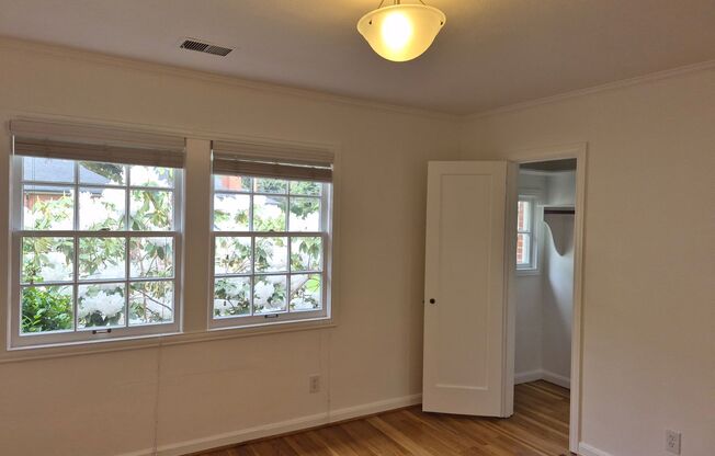 2 beds, 1 bath, 901 sqft, $1,990, Unit 07