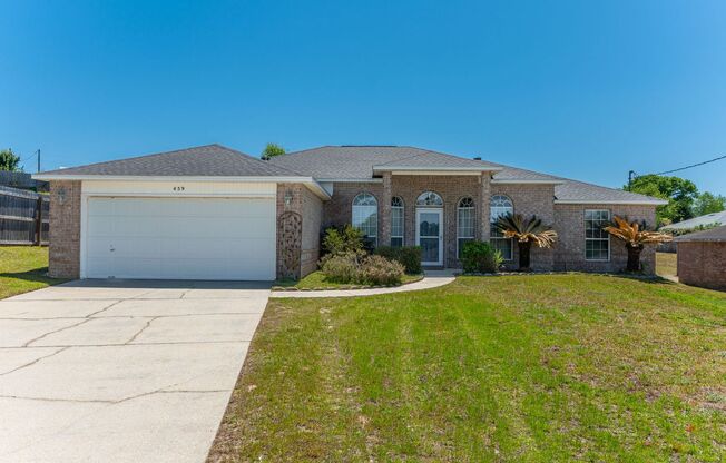 Immaculate 4 Bedroom in South Crestview!