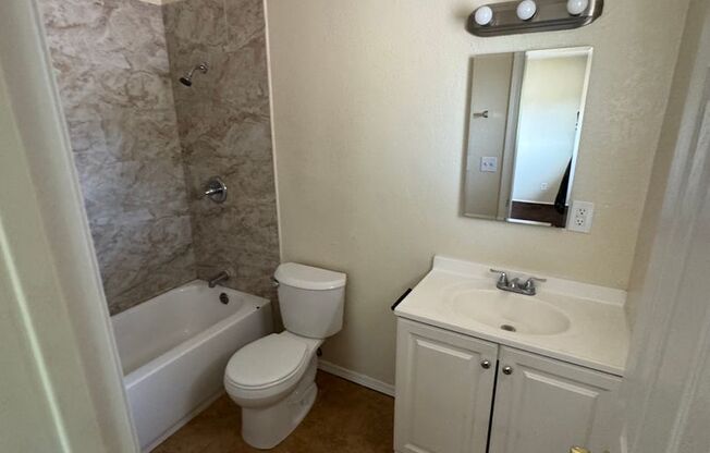 1 bed, 1 bath, $1,300, Unit 1537 N. Sierra Way Apt.#3