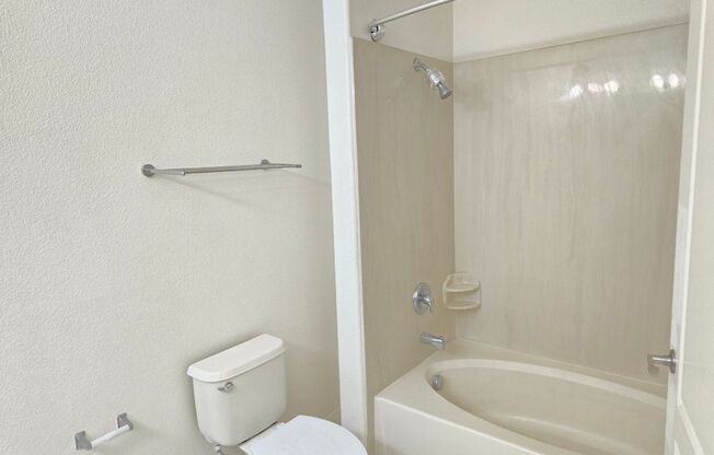 2 beds, 2 baths, $1,600, Unit UNIT 332