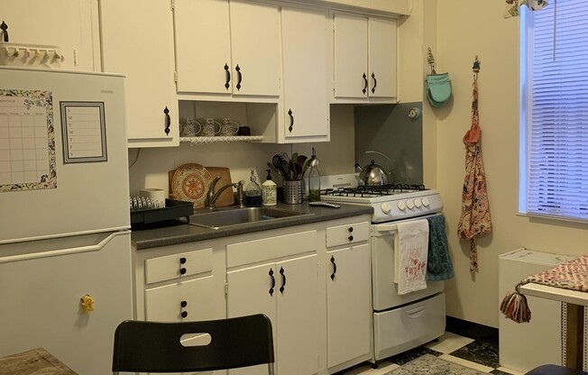 Studio, 1 bath, $1,800, Unit 21