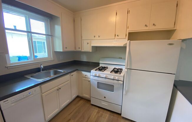 2 beds, 1 bath, $2,250, Unit 23 Baldwin Court Unit B