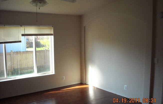 4 beds, 2 baths, 1,568 sqft, $2,295, Unit 33144-10