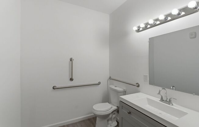 2 beds, 1.5 baths, 850 sqft, $1,299, Unit C3