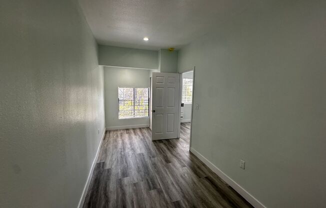 1 bed, 1 bath, 307 sqft, $1,737.08, Unit 18