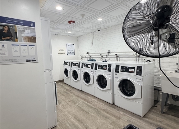 2 beds, 1 bath, 628 sqft, $3,600, Unit 72