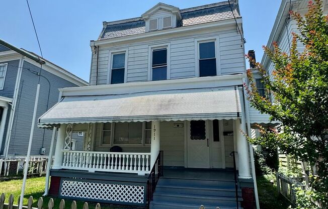 1911 Fairmount St