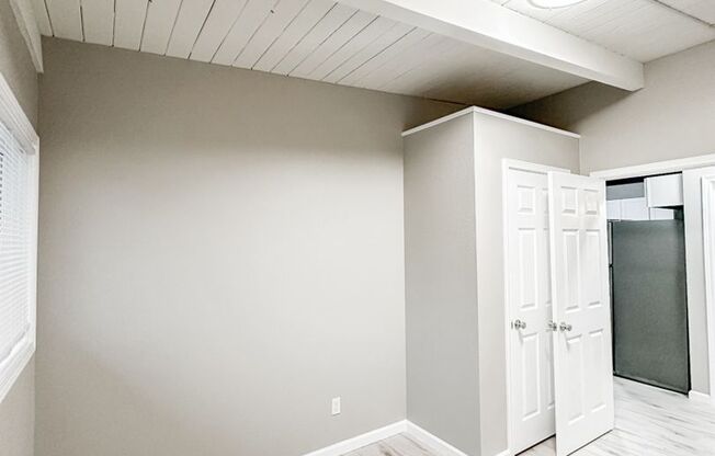 1 bed, 1 bath, 625 sqft, $1,200, Unit 09