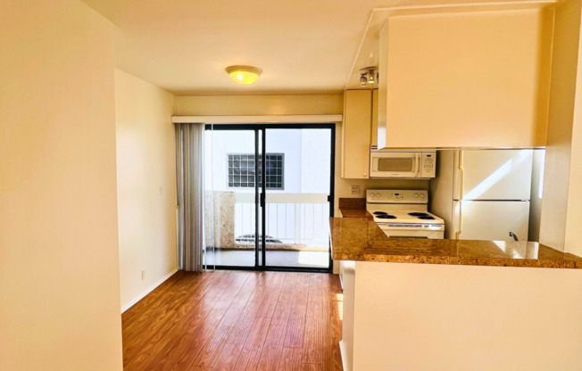 Studio, 1 bath, 500 sqft, $2,095, Unit 304