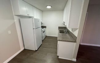 1 bed, 1 bath, $1,995, Unit 33