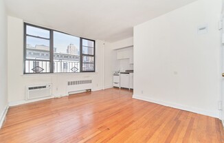 400 W 45 ST