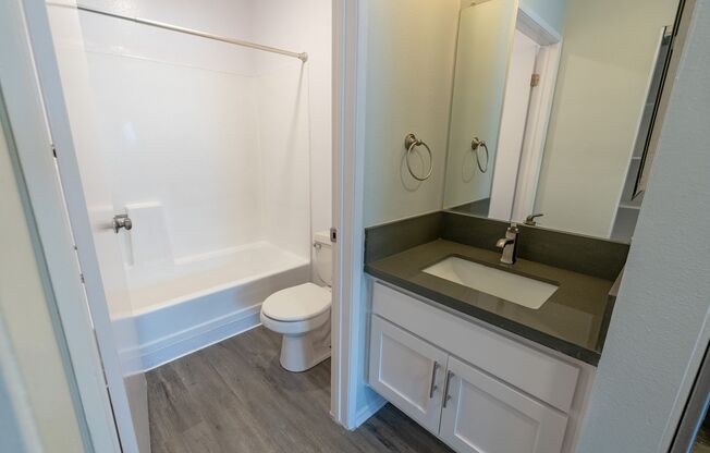 1 bed, 1 bath, 600 sqft, $1,698, Unit 316